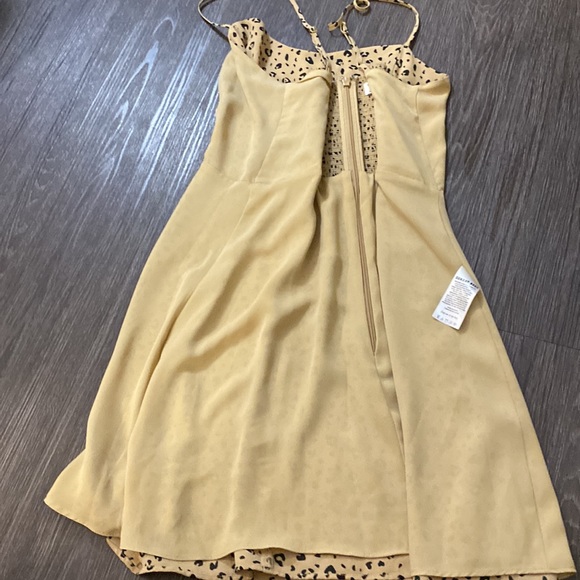 Sunday best flirty mini dress - Picture 4 of 5